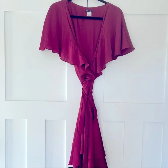 300. Venus high-low wrap dress - Picture 4 of 6